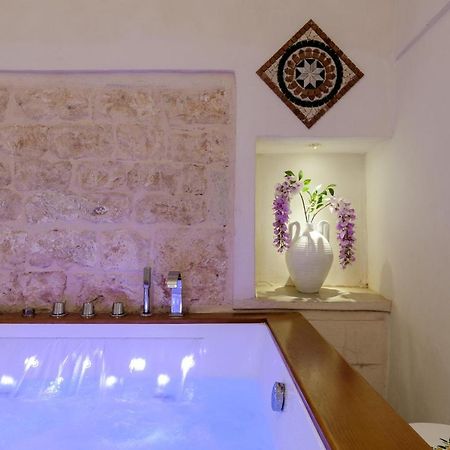 Stairway With Jacuzzi By Wonderful Italy Apartment Остуни Екстериор снимка