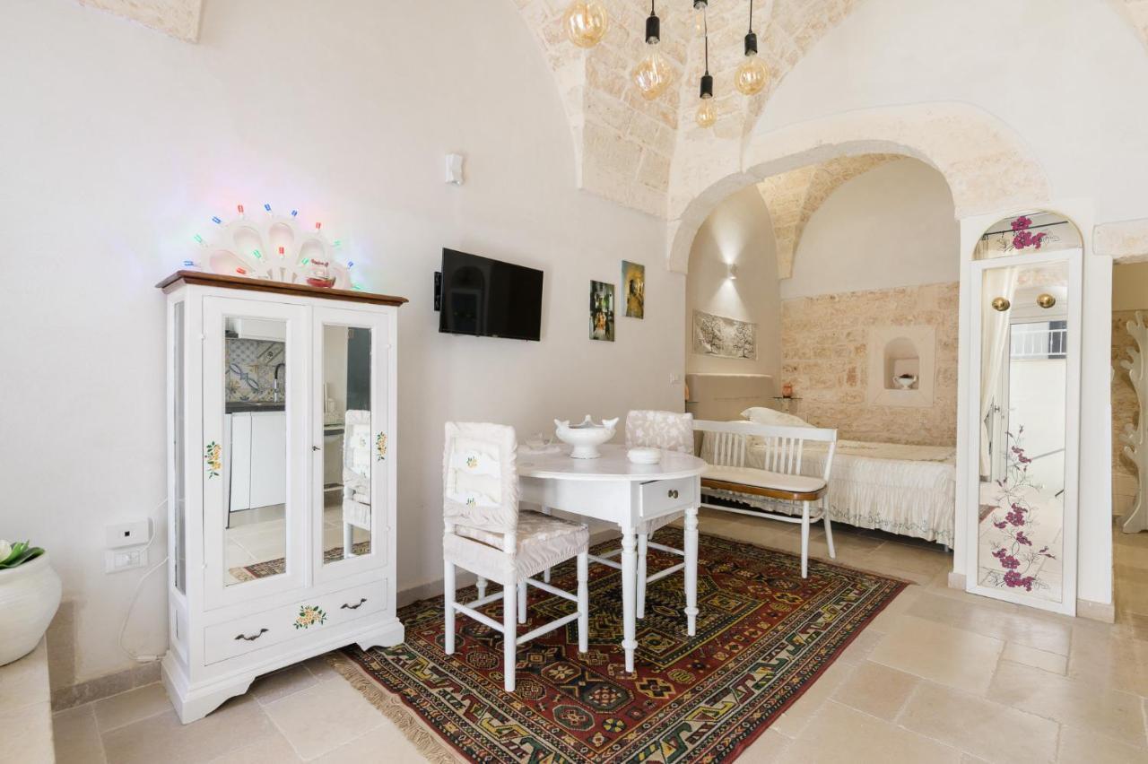 Stairway With Jacuzzi By Wonderful Italy Apartment Остуни Екстериор снимка